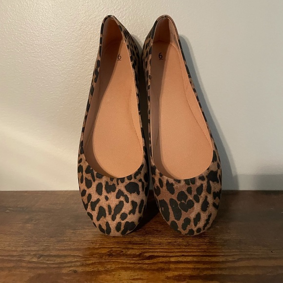 Time and Tru Shoes - Leopard print flats NWOT
